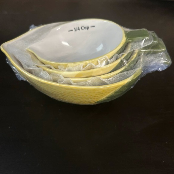 Lemon Measuring Cups - Picture 2 of 4